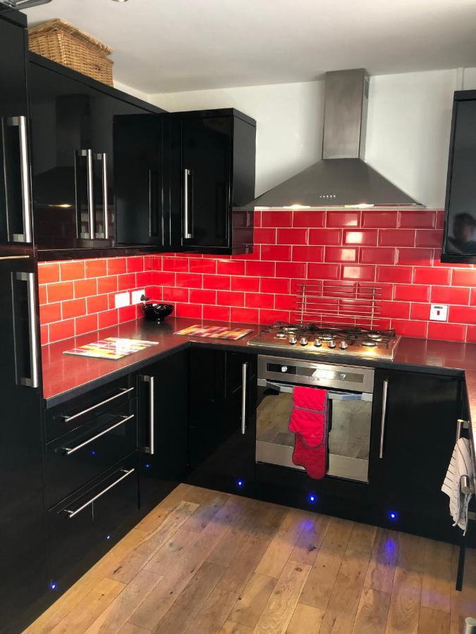 Six By The Sea - 2 Bed House - A Little Something For Everyone Saint Columb Minor Bagian luar foto